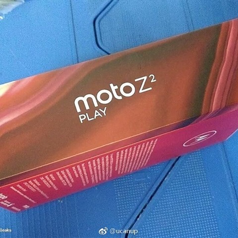 Moto Z2 Play Box Shots 5