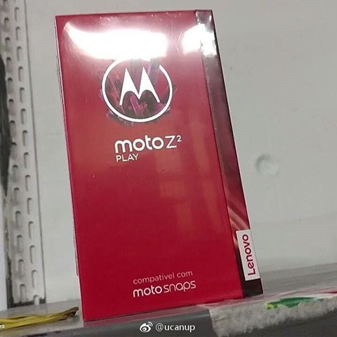 Moto Z2 Play Box Shots 7