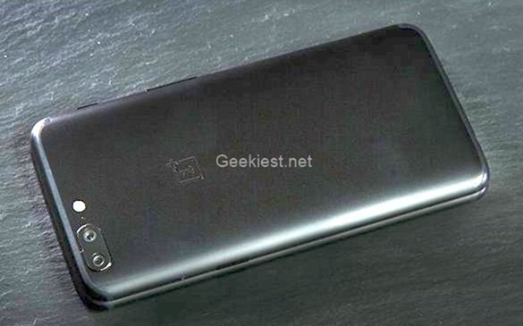 OnePlus 5T lightened up antenna lines